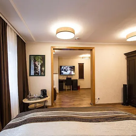 Garni Forum 3*